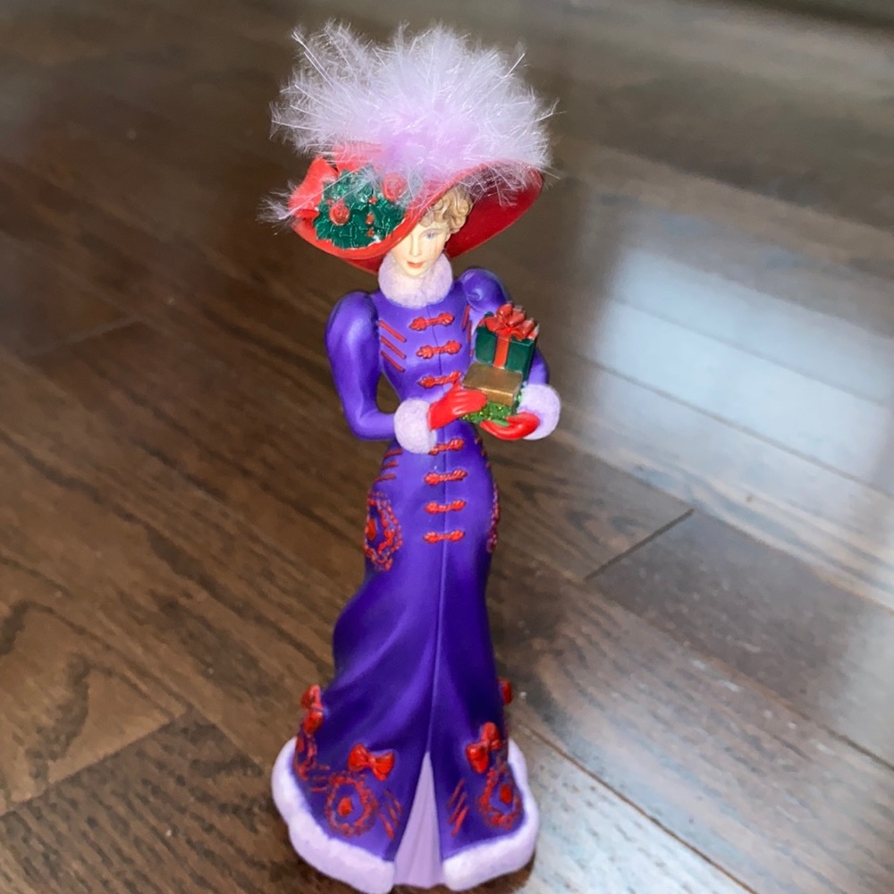 Thomas Kinkade Holiday figurine